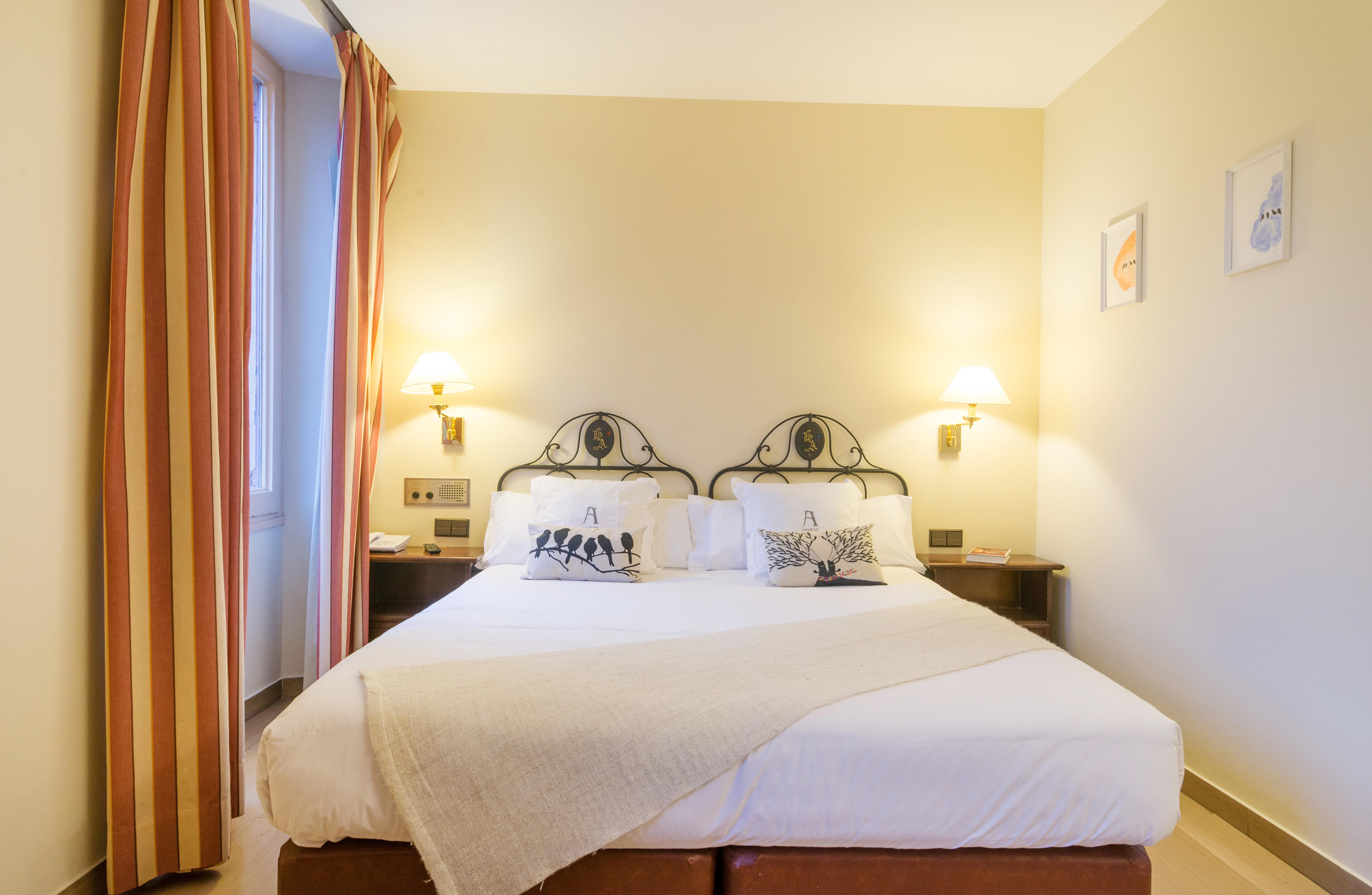 Hotel Andria La Seu d'Urgell Esterno foto