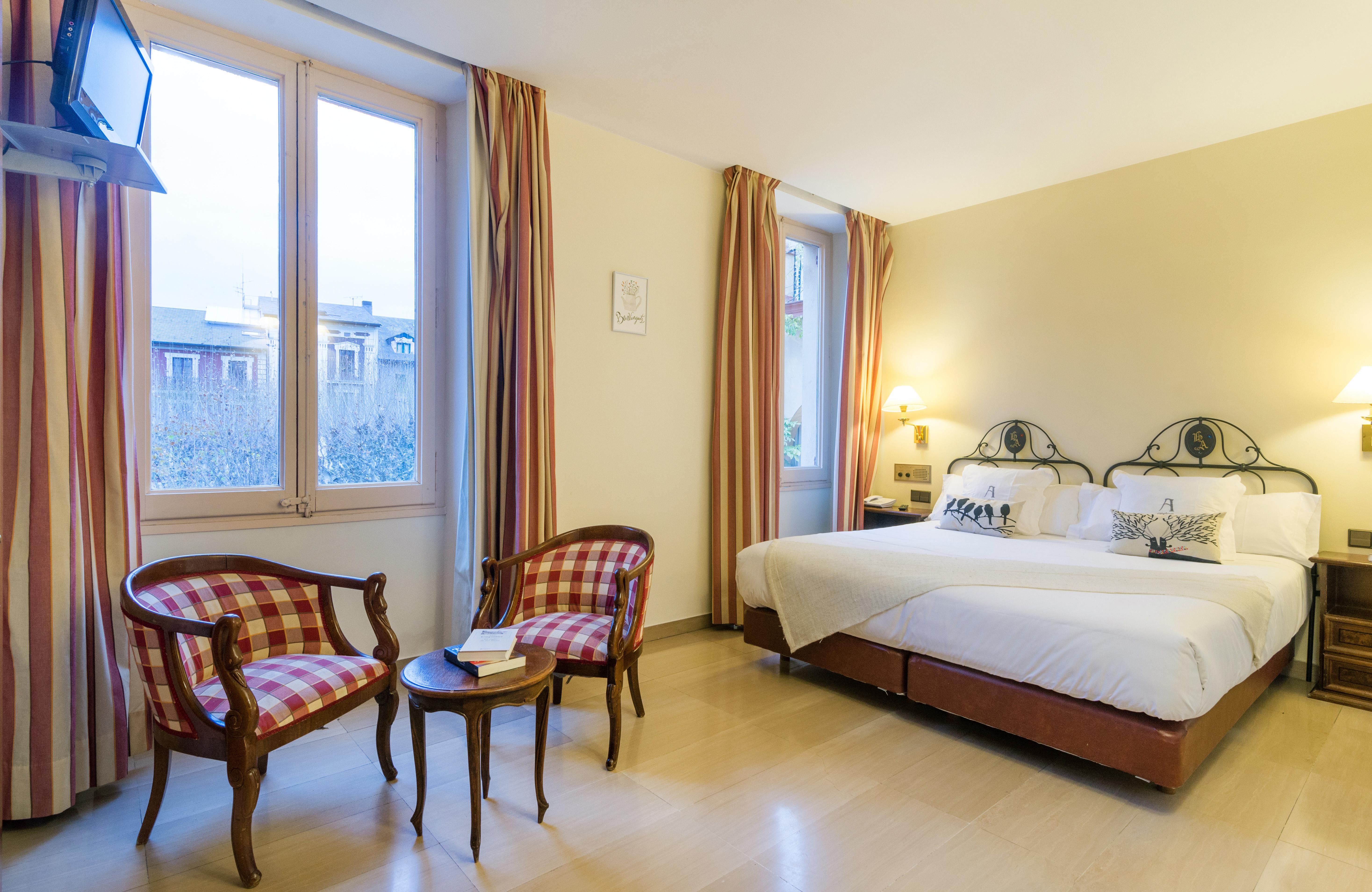 Hotel Andria La Seu d'Urgell Esterno foto